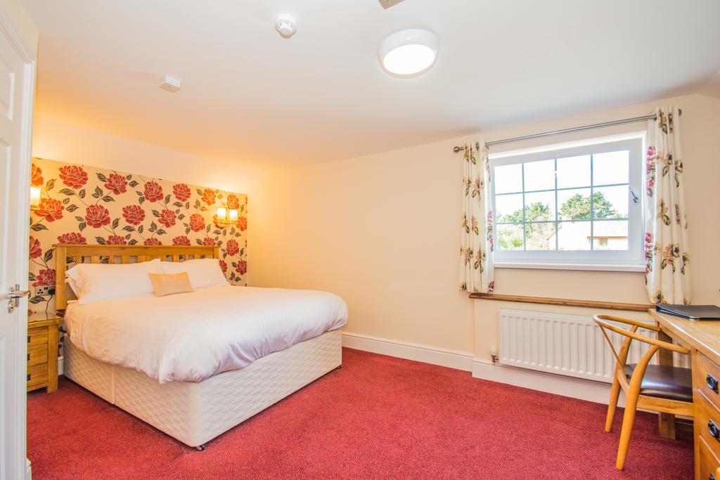 Victoria Inn Cowbridge Buitenkant foto